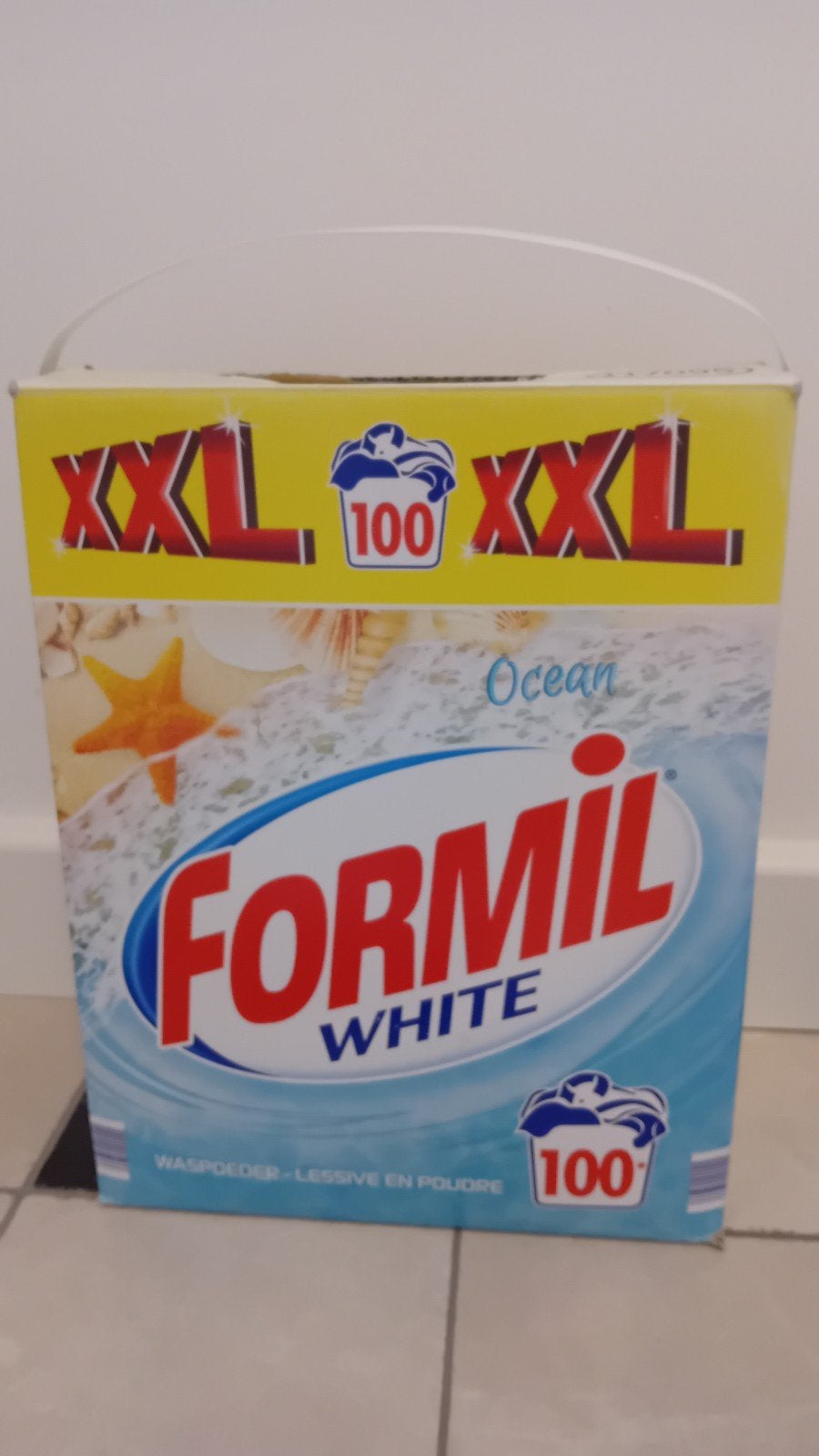 Formil white doos met waspoeder, Ophalen, Schoonmaakmiddel