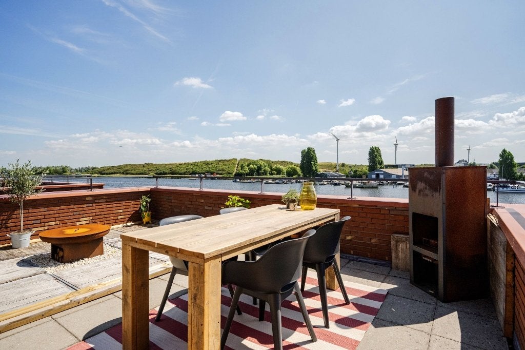Steigerhouten tuintafel + 4 Allibert Akola stoelen, Ophalen, 4 zitplaatsen, Gebruikt, Steigerhout
