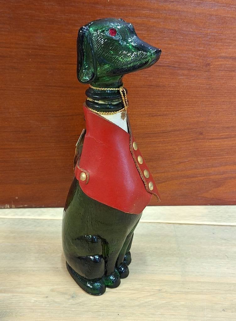 Glazen, nog gevulde, likeurfles in vorm van een Lord Dog., Antiek en Kunst, Curiosa en Brocante, Ophalen