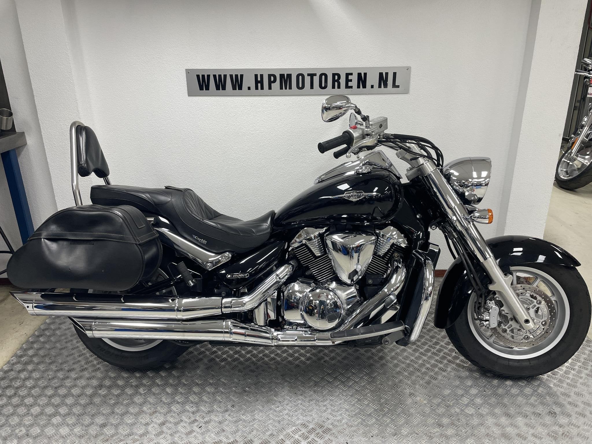 Suzuki C 1800 R VZR 1800 M INTRUDER BLACK BOVAGGARANTIE, Motoren, Motoren | Suzuki, Chopper, Bedrijf, Meer dan 35 kW, Lange Dreef 12
4131 NH  Vianen, NL