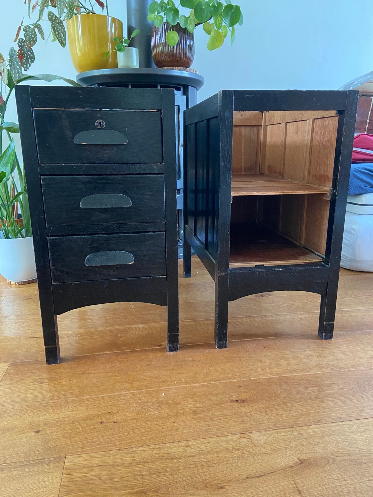 Twee houten kastjes voor onder een bureau(blad), Huis en Inrichting, Ophalen, Gebruikt, 50 tot 100 cm, 3 of 4 laden