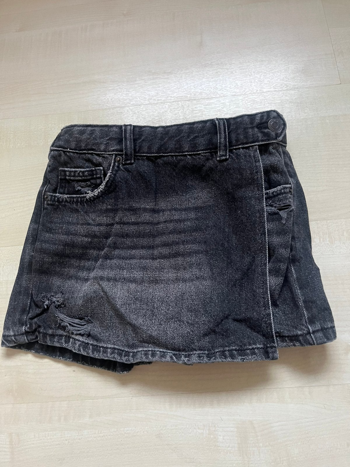 Zwart spijkerrok broekje maat 148 zara, Ophalen of Verzenden, Nieuw, Meisje, Jurk of Rok