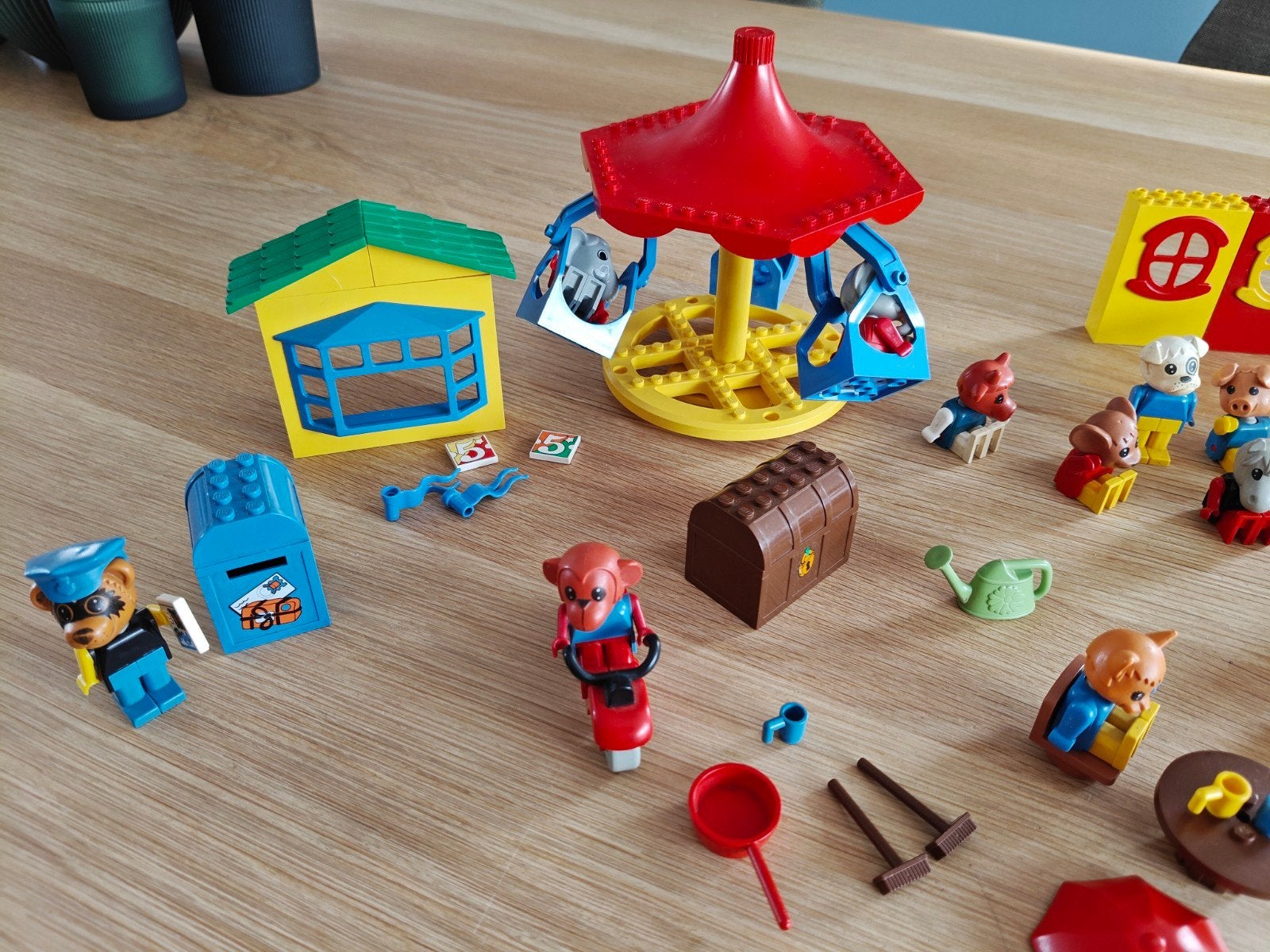 Lego Fabuland figuren, draaimolen, voertuigen en brievenbus, Ophalen of Verzenden, Gebruikt, Complete set, Lego