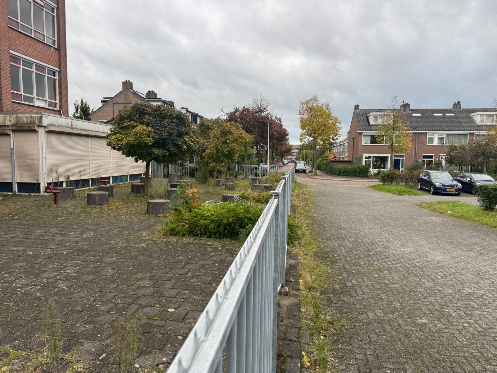 Gebruikt hekwerk met 3 poorten, 100m lengte, 1.5m hoog, Ophalen, Met poort, Gebruikt, Spijlenhekwerk