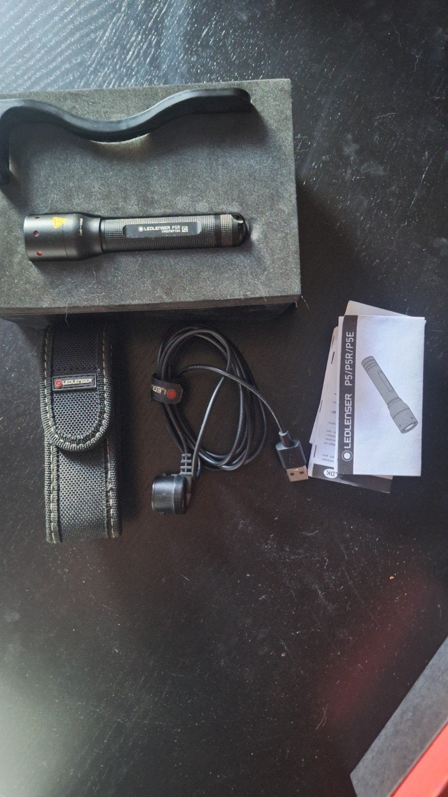 Ledlenser P5R zaklamp met houder en oplaadstation, Ophalen of Verzenden, Zo goed als nieuw