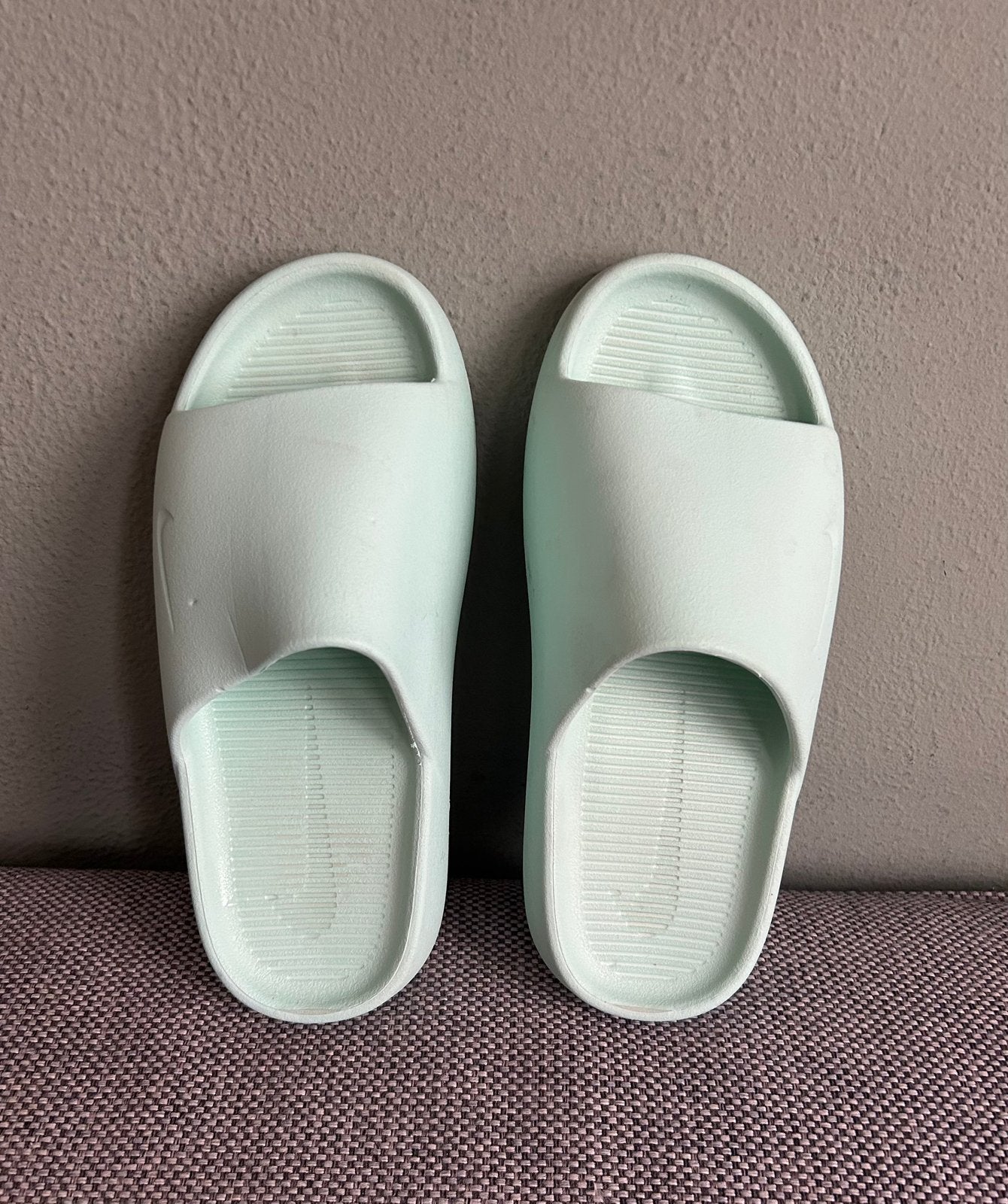 NIKE Slippers, mt 42, Slippers, Overige kleuren, Ophalen of Verzenden, Zo goed als nieuw