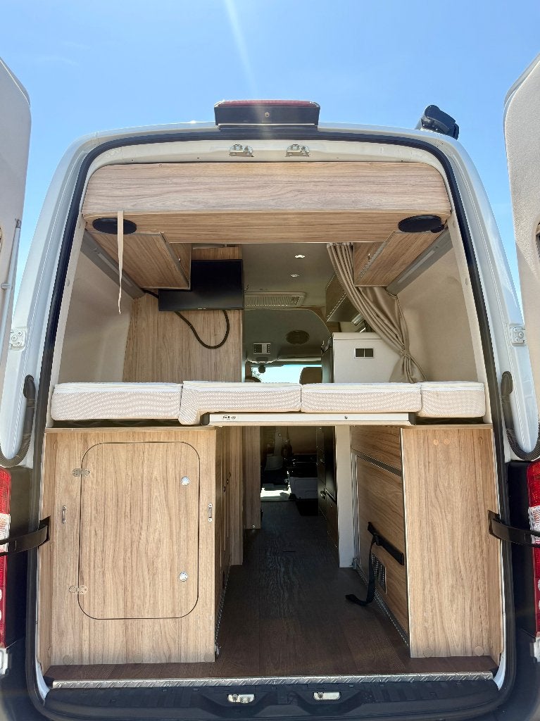 Foto 15 van Hymer Grand Canyon S Mercedes 316 CDI buscamper automaat