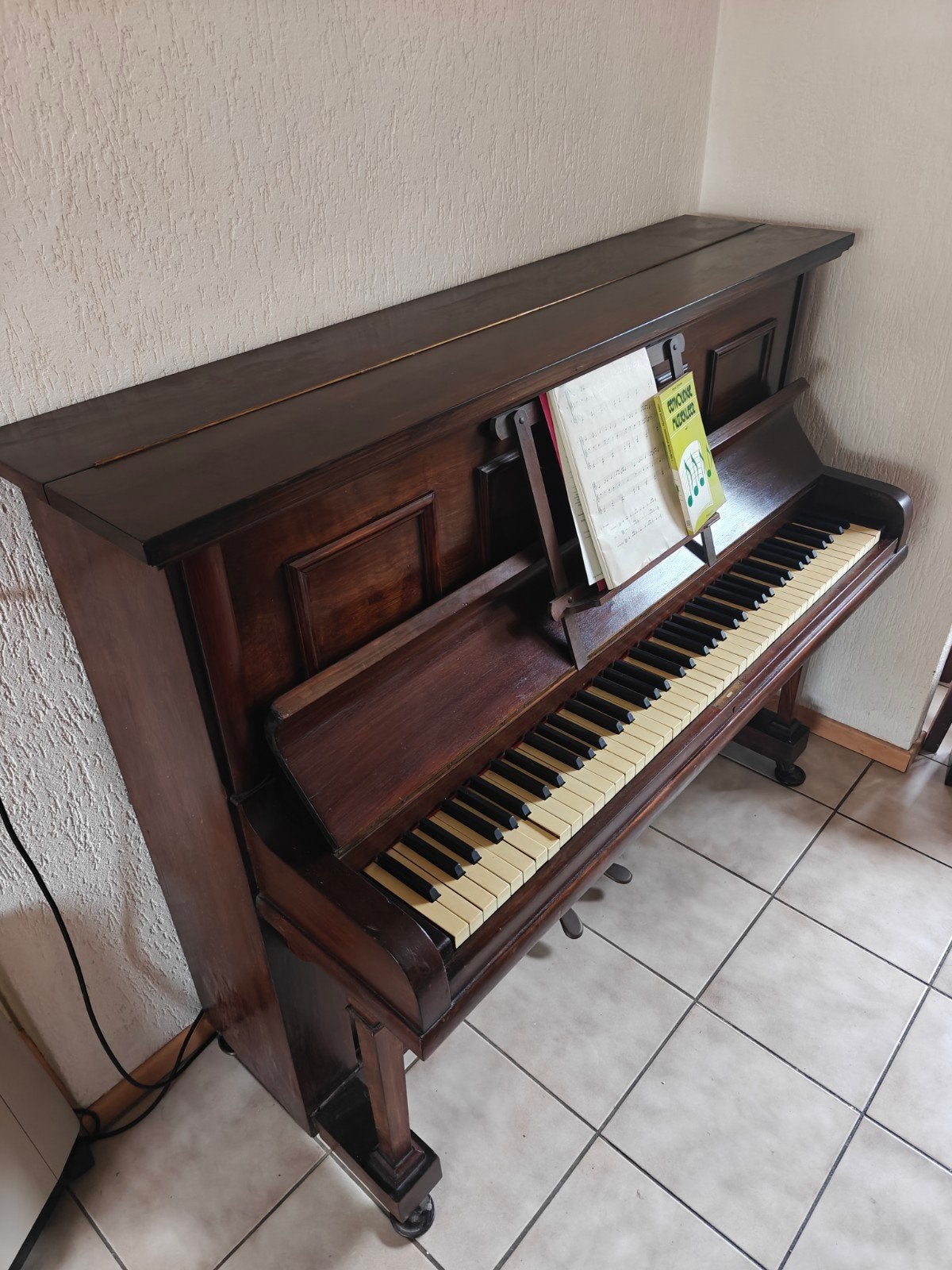 Piano, gratis af te halen, Ophalen, Gebruikt, Bruin, Piano