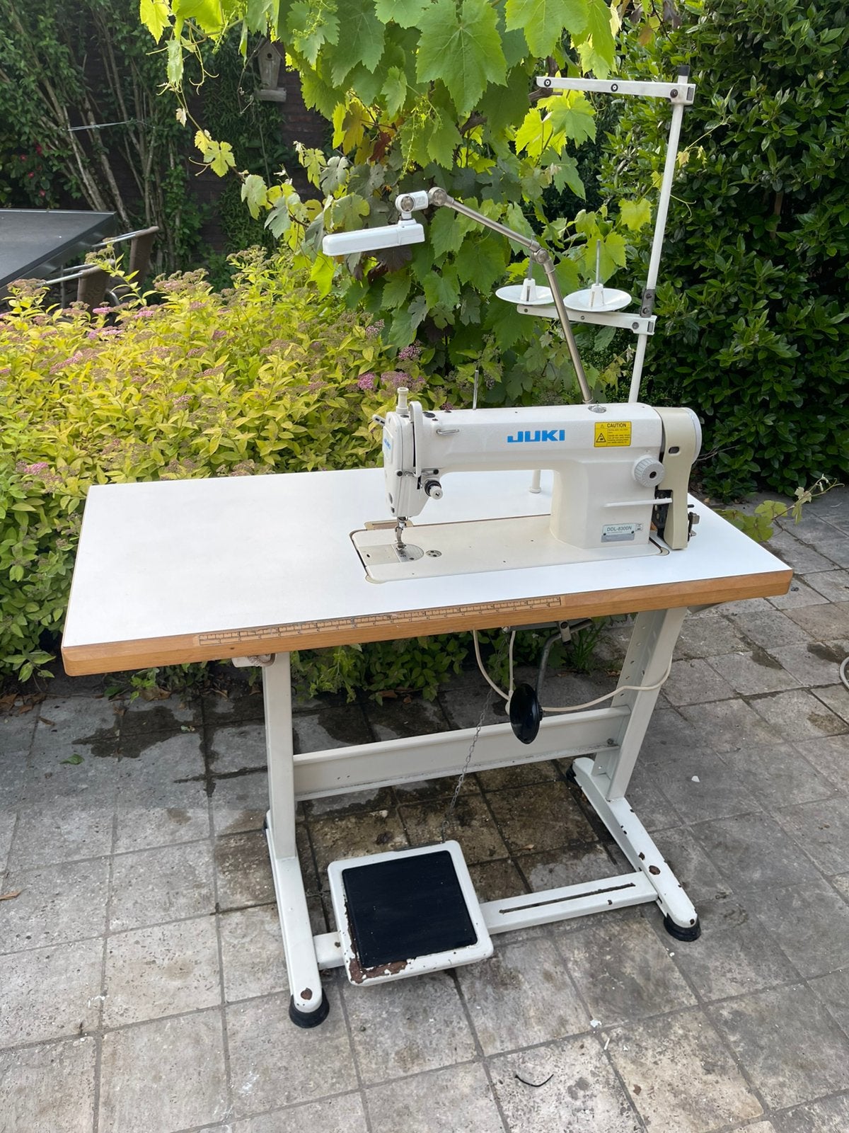 JUKI DDL-8300DN proffesionele naaimachine met tafel, Gebruikt, Naaimachine, Industrieel, Ophalen
