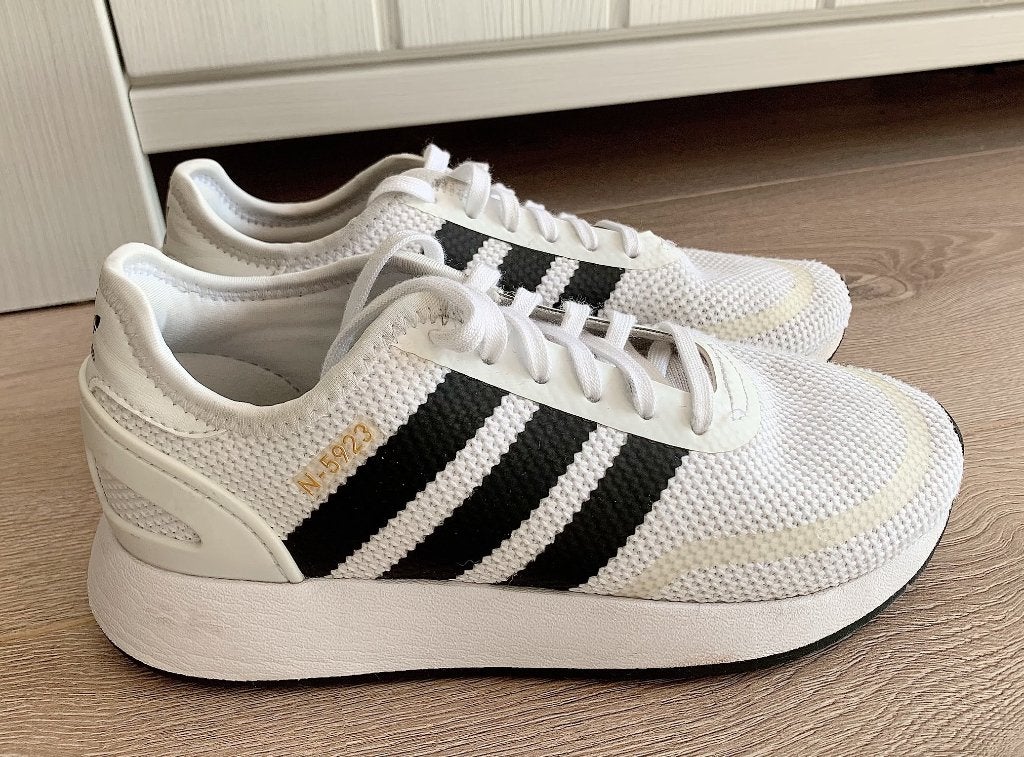 Adidas Originals lichtgewicht witte sneakers maat 36,5, Adidas, Nieuw, Ophalen of Verzenden, Jongen of Meisje