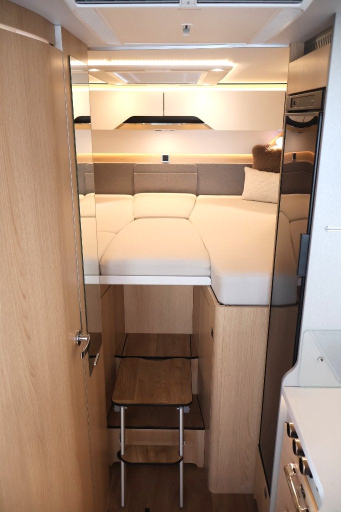 Foto 20 van Hymer BMC-I 600 WhiteLine ! BOVENKASTEN ! ALDE ! E&P LEVEL !