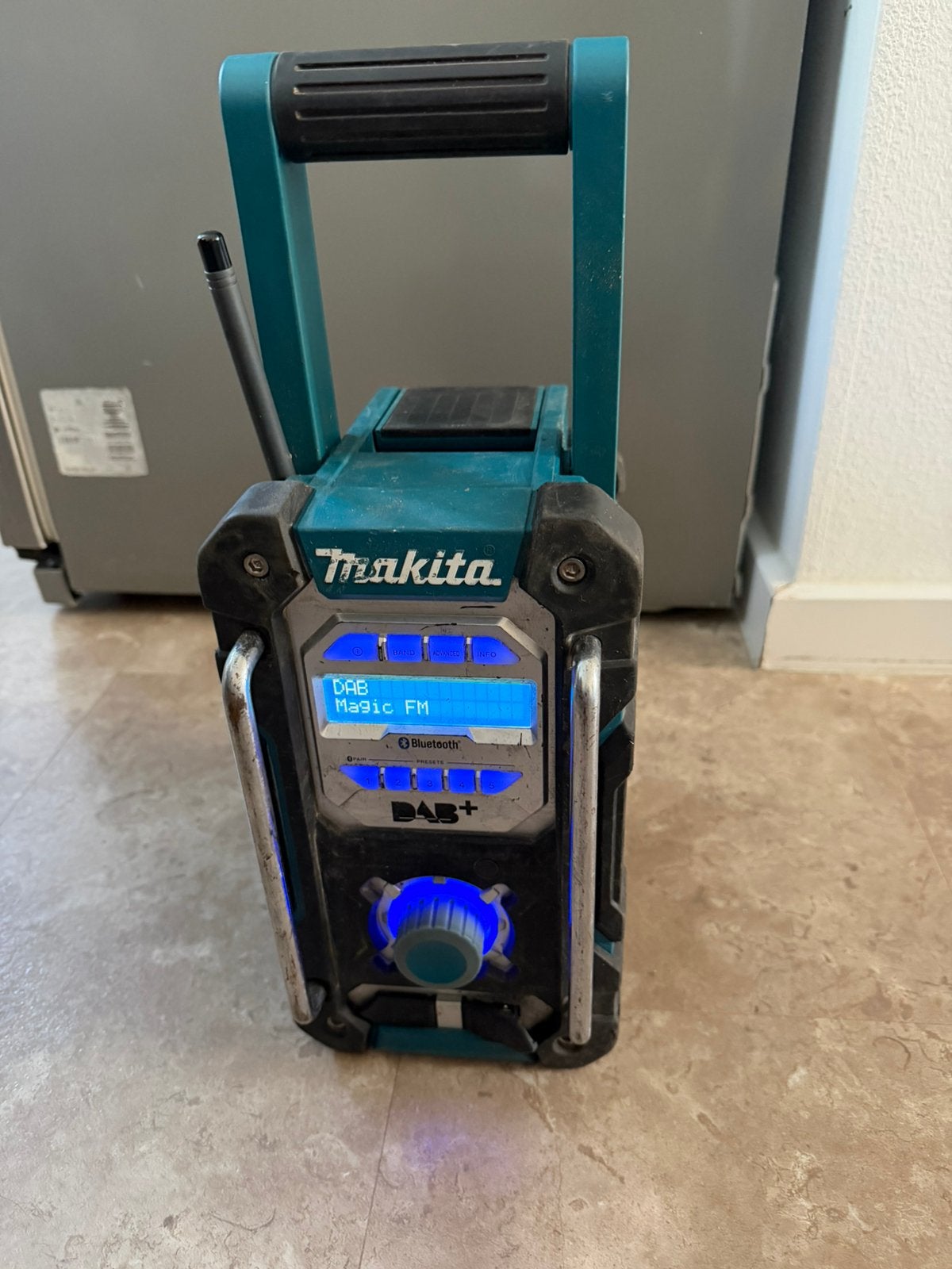 Makita DMR 112, Audio, Tv en Foto, Ophalen of Verzenden, Zo goed als nieuw, Bouwradio