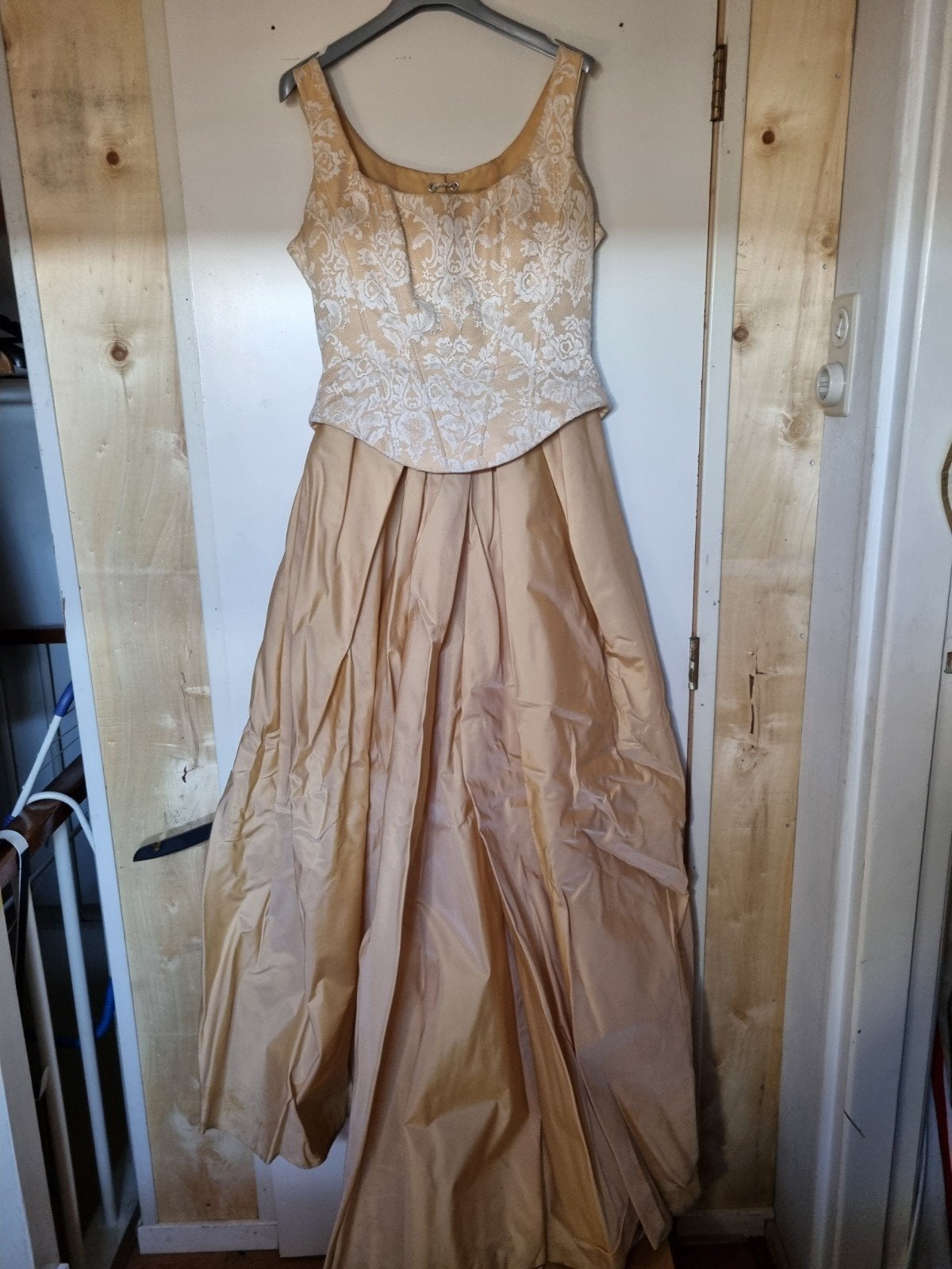 Creme Trouwjurk met Kant en Corset Detail, Ophalen of Verzenden, Beige, Trouwjurk