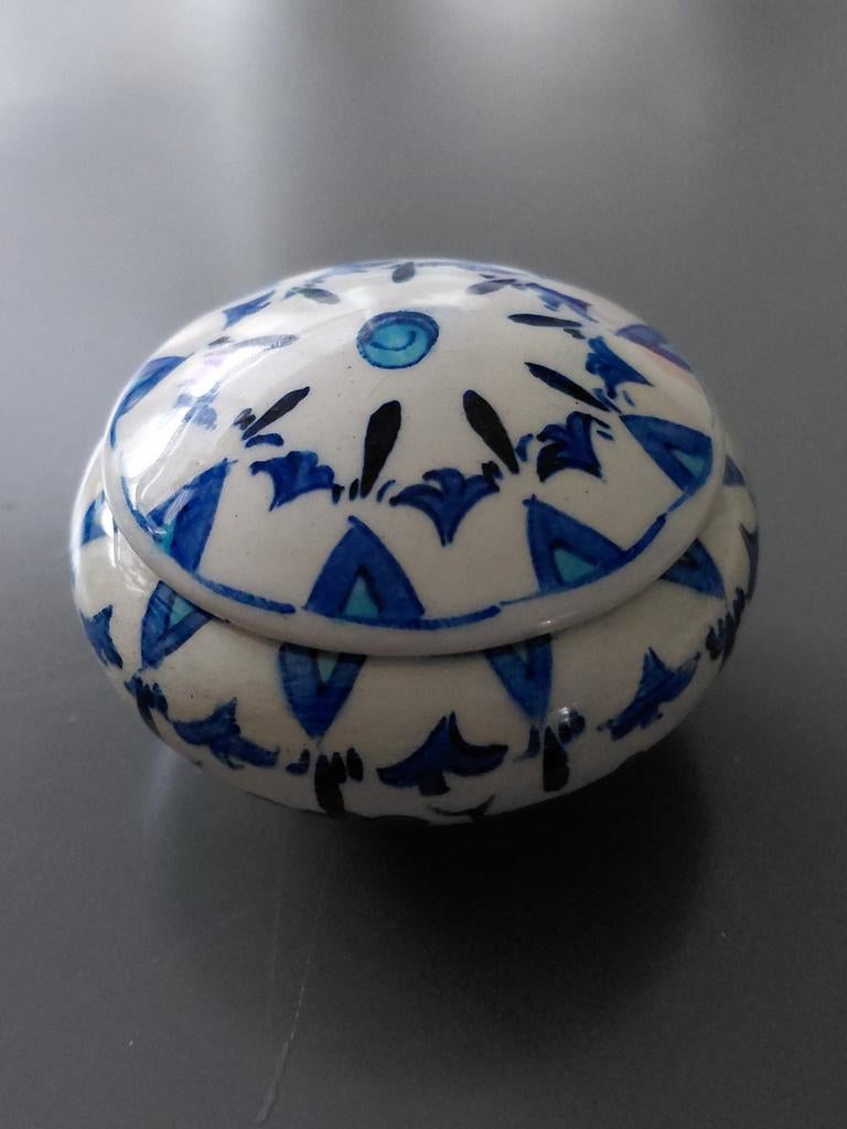 Handgeschilderd keramisch doosje - Turks design, Antiek en Kunst, Antiek | Keramiek en Aardewerk, Ophalen of Verzenden