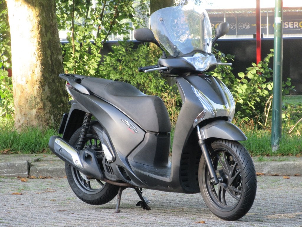 Honda SH150i ABS ALL-BLACK motor scooter 2014, Motoren, Scooter, Particulier, 150 cc
