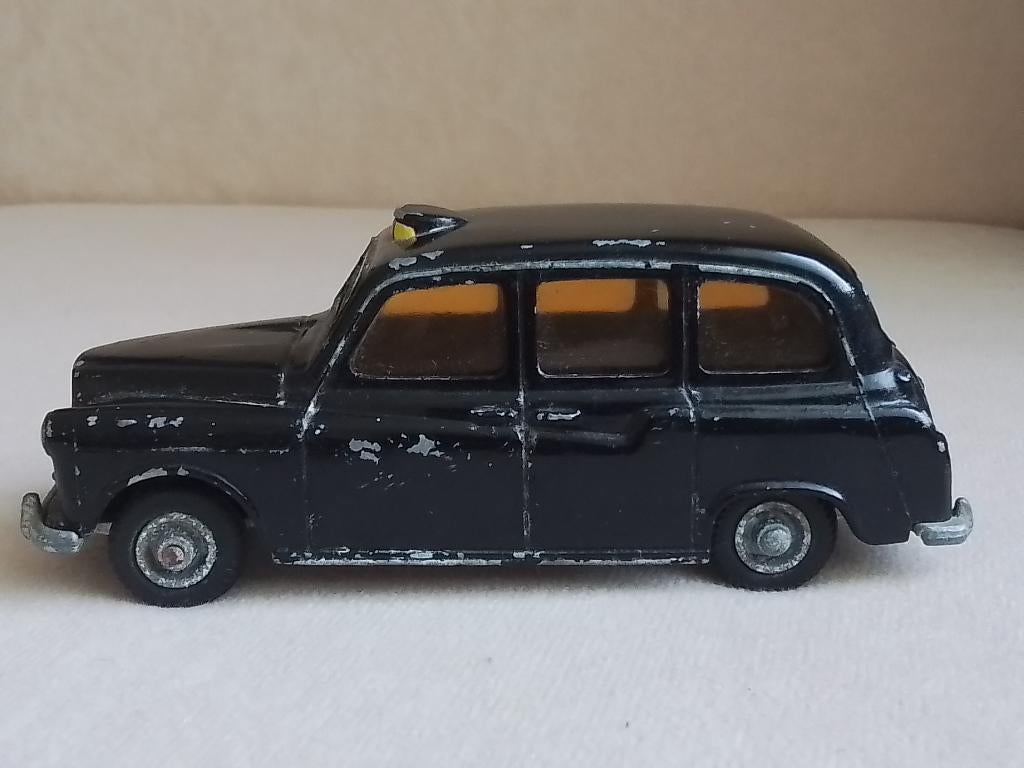 Austin London Taxi cab Budgie models made in england, Ophalen of Verzenden, Gebruikt, Auto, Overige merken