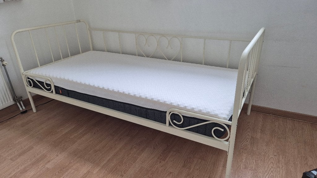 Bed 1- persoons, meisje, Ophalen, 85 tot 100 cm, Gebruikt, Lattenbodem