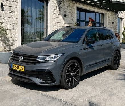 Volkswagen Tiguan 1.5 3x R-line TSI ACT 150pk DSG 2020 Grijs, 1441 kg, Zwart, 4 cilinders, 75 €/maand