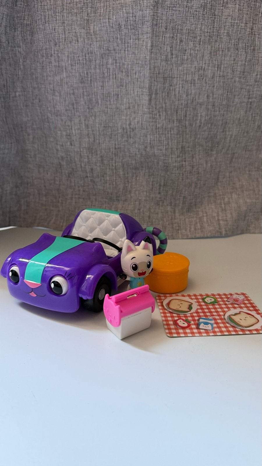 Gabby's Poppenhuis Carlita's auto met figuur en accessoires, Ophalen, Zo goed als nieuw