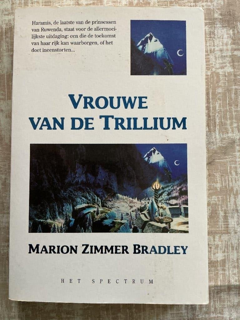 Marion Zimmer Bradley: Vrouwe van de Trillium, Ophalen of Verzenden, Gelezen
