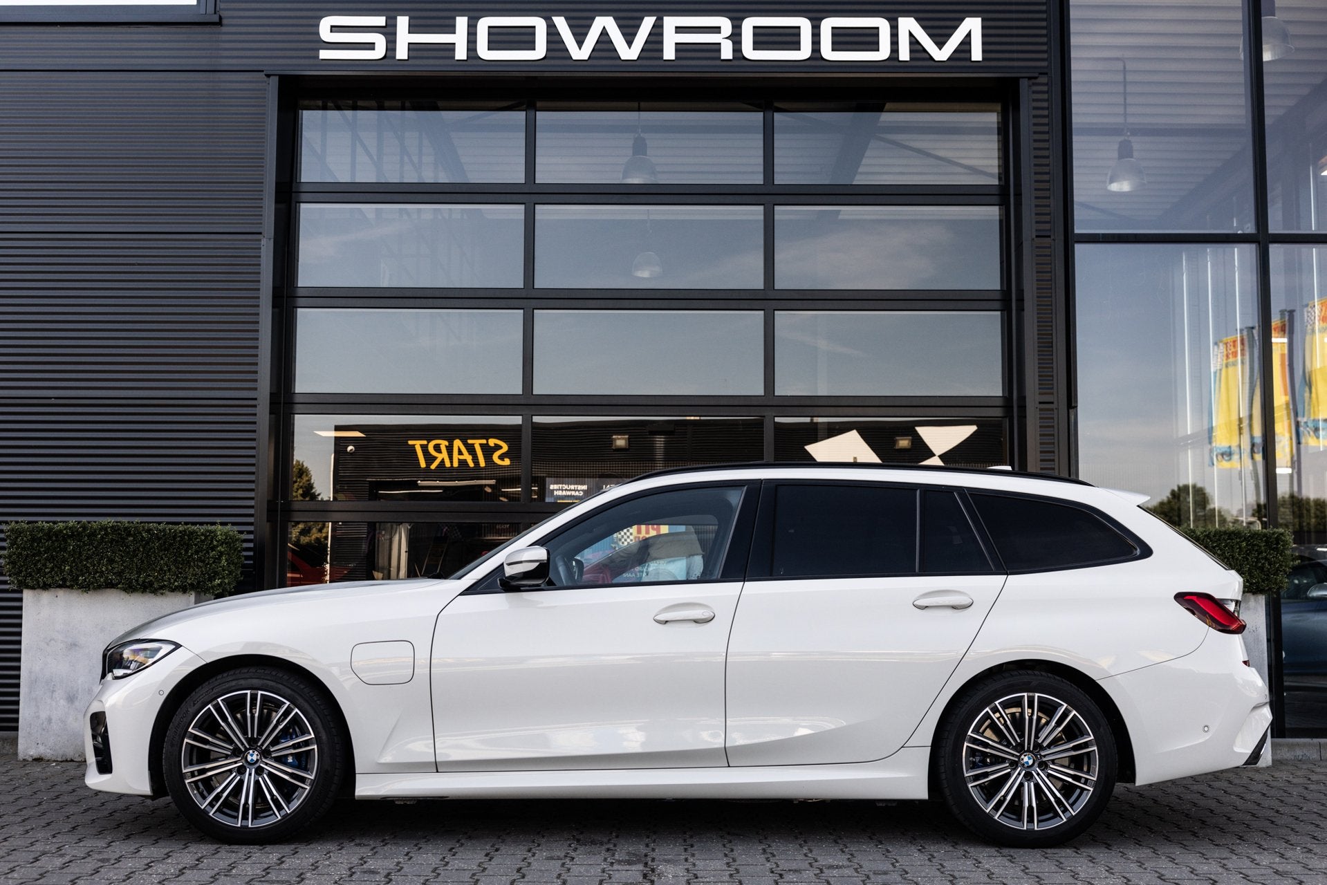BMW 3-serie Touring 330e M-Sport, Pano, ACC, Stuurverwarming, 1998 cc, Achterwielaandrijving, Gebruikt, 4 cilinders