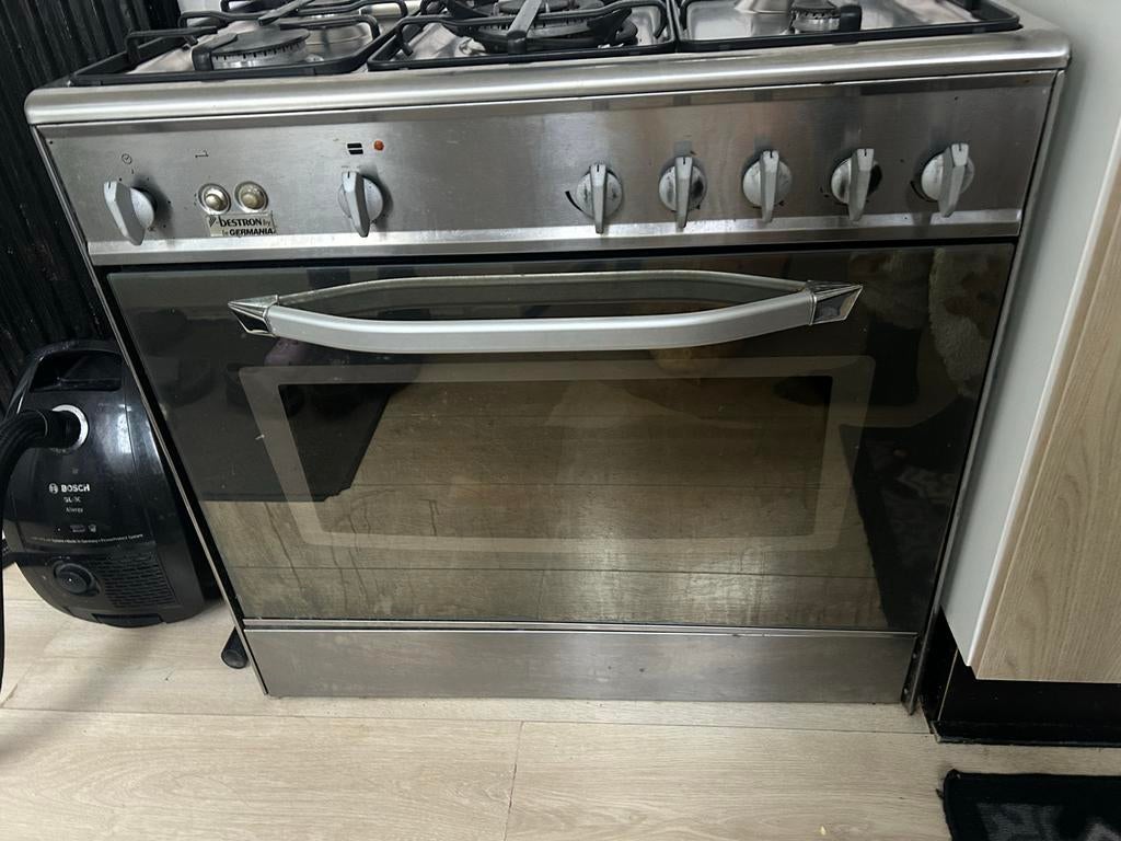 Gaskookplaat met oven 80 cm, Witgoed en Apparatuur, Fornuizen, Niet werkend, Vrijstaand, Gas, 4 kookzones, 60 cm of meer, Ophalen of Verzenden
