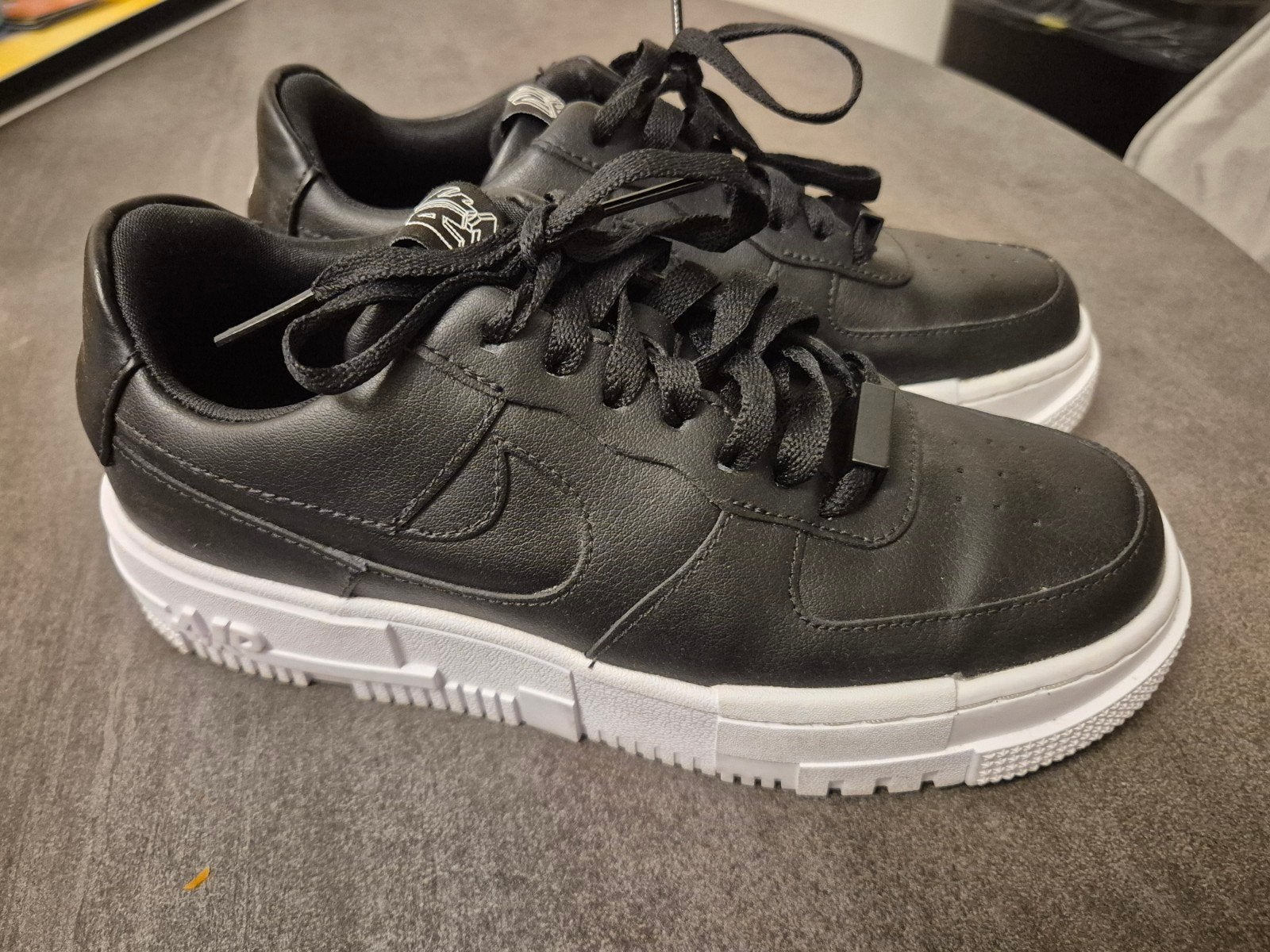Nike air force 1 pixel maat 37.5, Kleding | Dames, Ophalen, Zo goed als nieuw, Zwart, Sneakers of Gympen