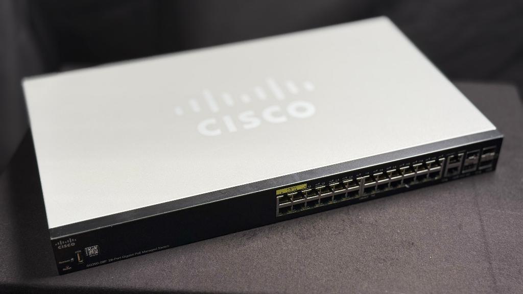 Cisco SG350-28P 28-port Gigabit PoE managed switch, Ophalen, Gebruikt