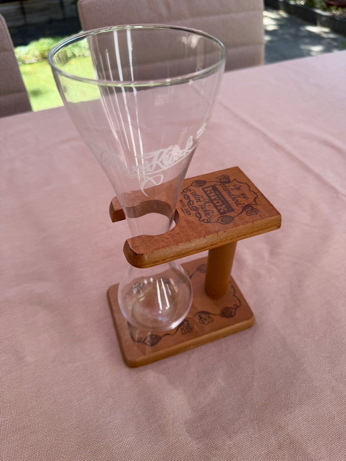 Kwak bierglas met houten houder, Ophalen