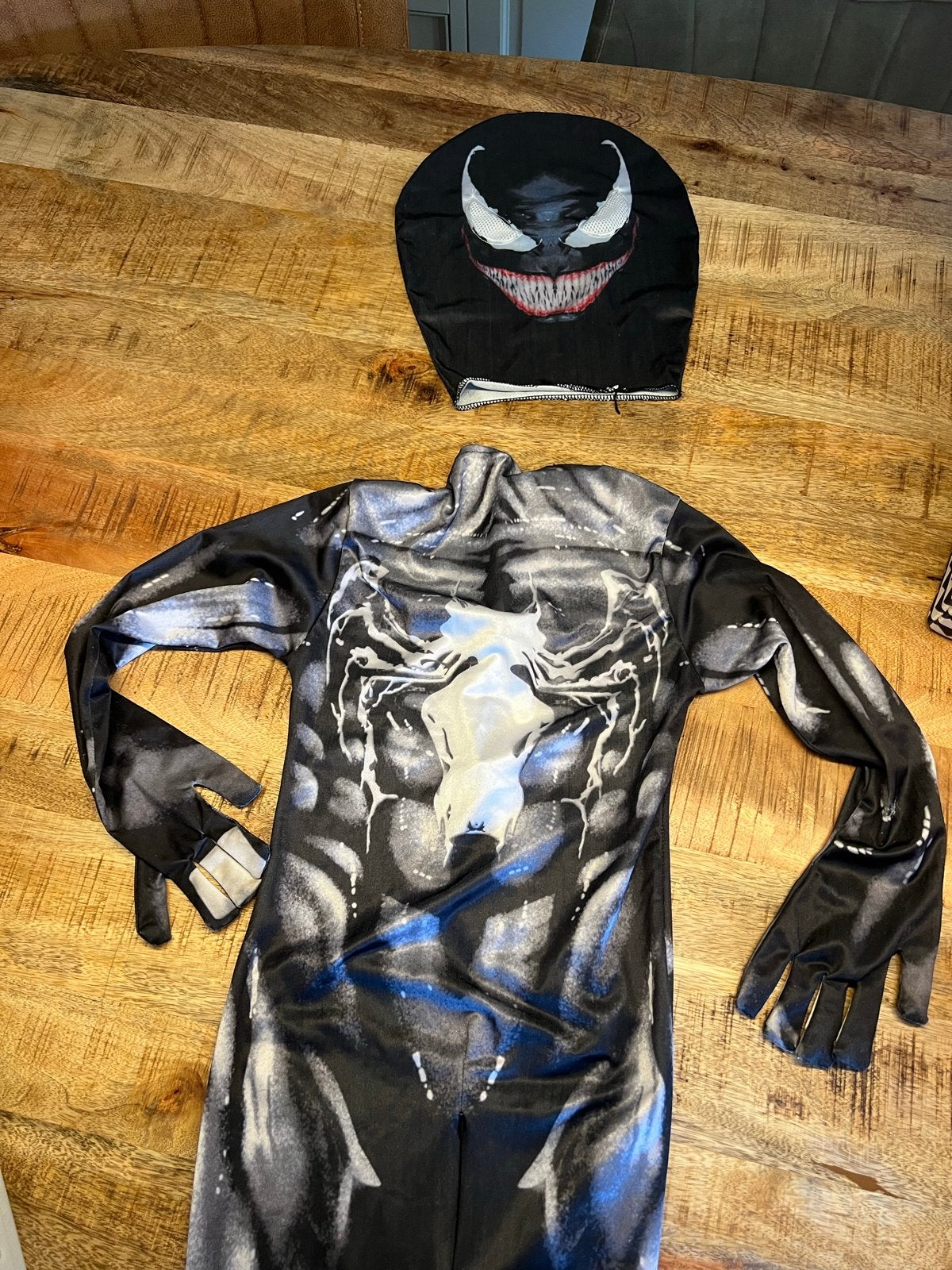 Venom Marvel kostuum kindermaat XL (140-150), Ophalen, Zo goed als nieuw, 146 t/m 152, Jongen of Meisje