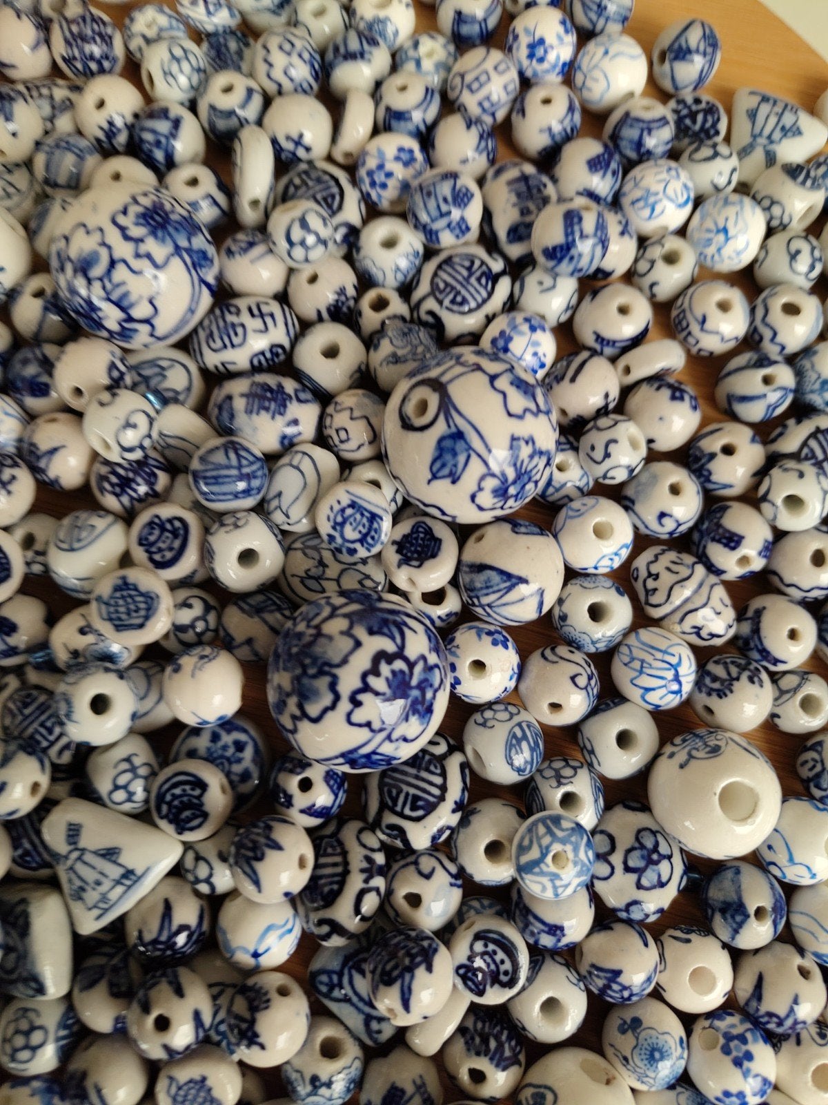 Grote partij blauw-witte keramische kralen, Hobby en Vrije tijd, Kralen en Sieraden maken, Ophalen of Verzenden, Nieuw, Kraal
