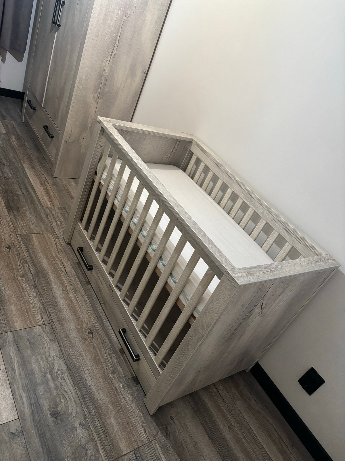 Kidsmill Babybedje met lade - Zo goed als nieuw