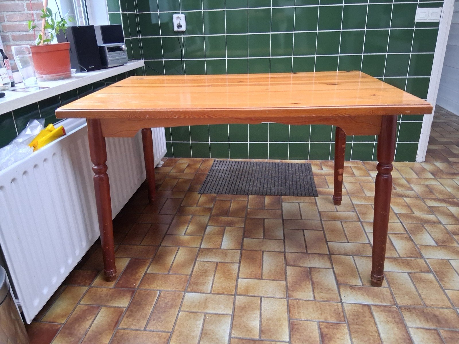 vol houten tafel lichtbruin, Huis en Inrichting, Tafels | Bijzettafels, Gebruikt, Ophalen of Verzenden, 75 cm of meer, 60 cm of meer