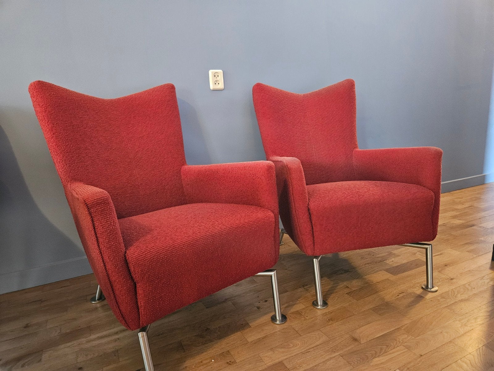 Twee rode stoelen van het merk Topform, Ophalen, Gebruikt, 75 tot 100 cm, Stof