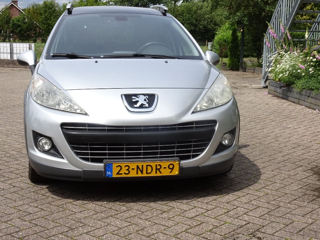 Peugeot 207 1.6 16V SW Outdoor 2010 Grijs, Voorwielaandrijving, Zwart, 4 cilinders, Leder en Stof