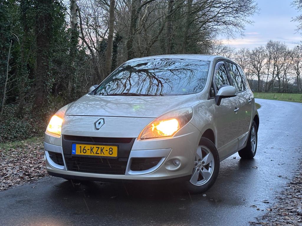 Renault Scénic 2.0 Dynamique | Cruise + Navi + Automaat Nu, Gebruikt, 4 cilinders, Beige, Origineel Nederlands