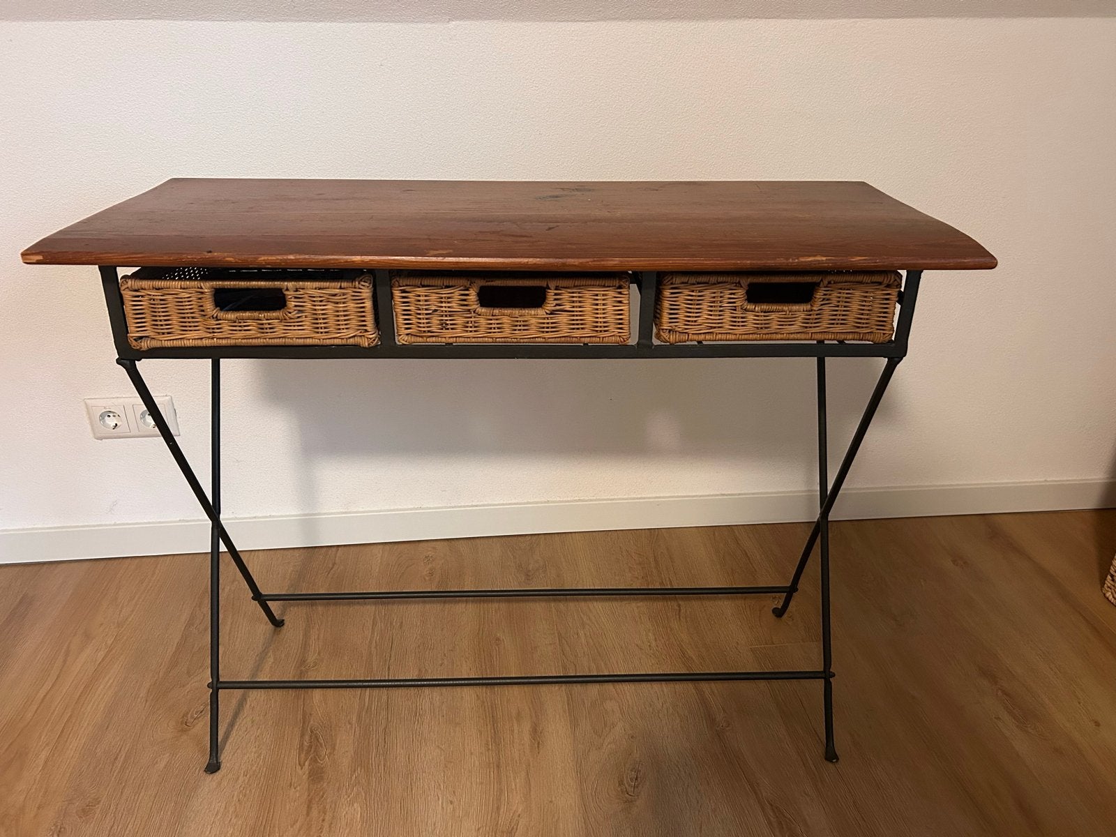 GRATIS! Vintage meubel met rieten lades - Hout en metaal, Huis en Inrichting, Bureaus, Ophalen, Overige typen, Gebruikt, Overige merken