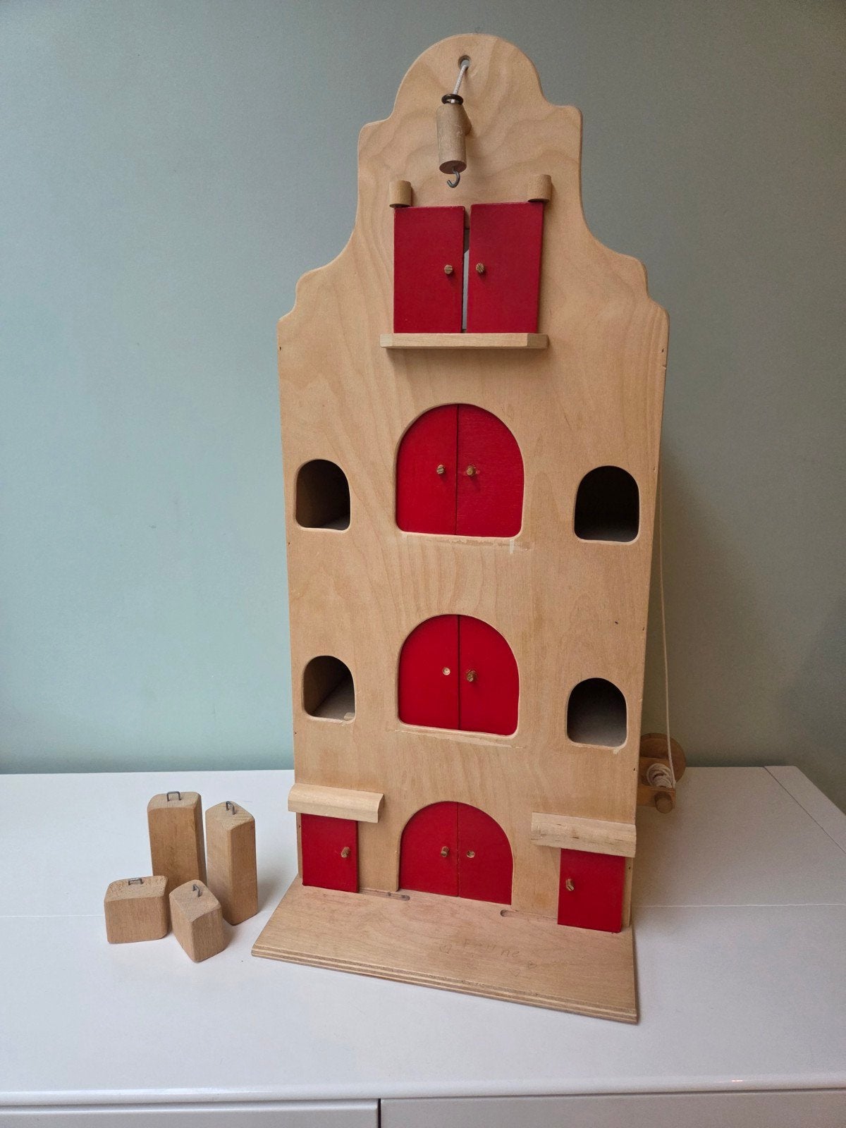 Houten Grachtenpand Poppenhuis met Katrol, Ophalen, Gebruikt, Meubelstuk of Keukentje