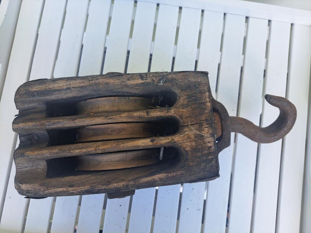 Vintage houten hijsblok met 3 schijven en haak, Ophalen