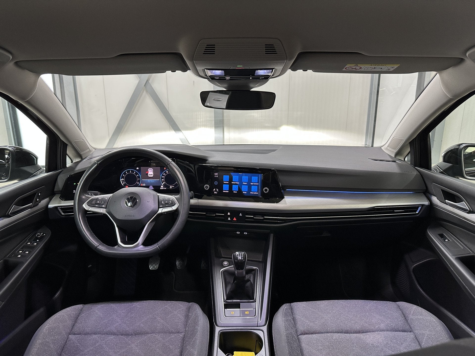 Volkswagen Golf 1.0 TSI Life Trekhaak | Winterpakket | ACC |, Voorwielaandrijving, Stof, Gebruikt, Zwart