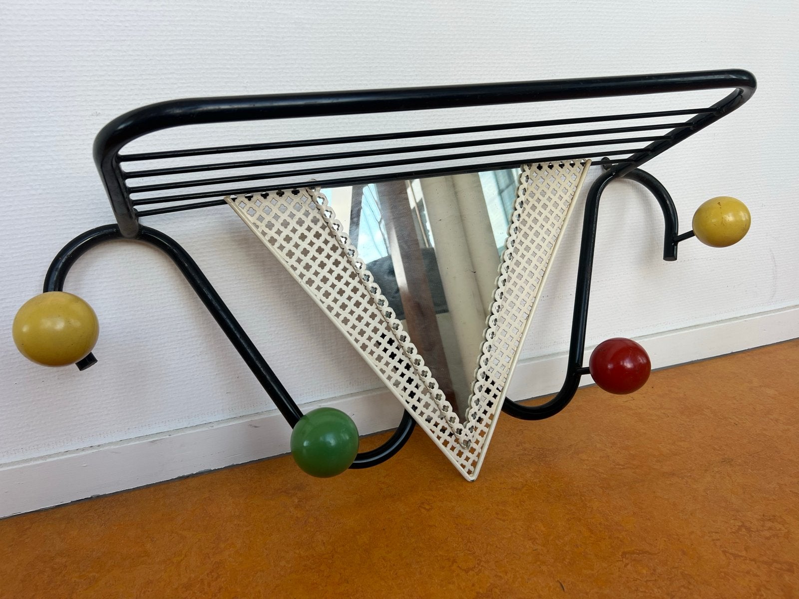 Vintage Bollen Kapstok met Spiegel - Jaren ‘50 Design, Huis en Inrichting, Woonaccessoires | Kapstokken, Wandkapstok, Gebruikt