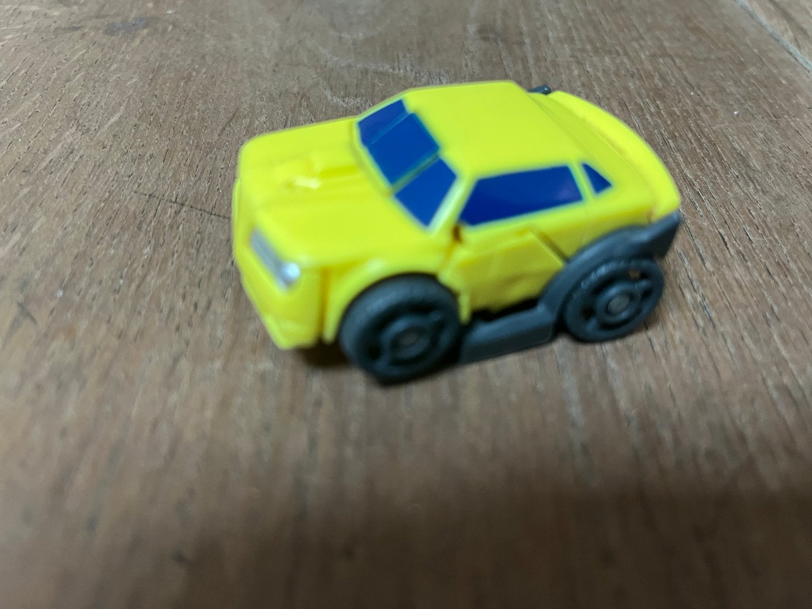 Gele Transformer Speelgoedauto - Bumblebee Stijl, Kinderen en Baby's, Speelgoed | Actiefiguren, Ophalen of Verzenden, Gebruikt
