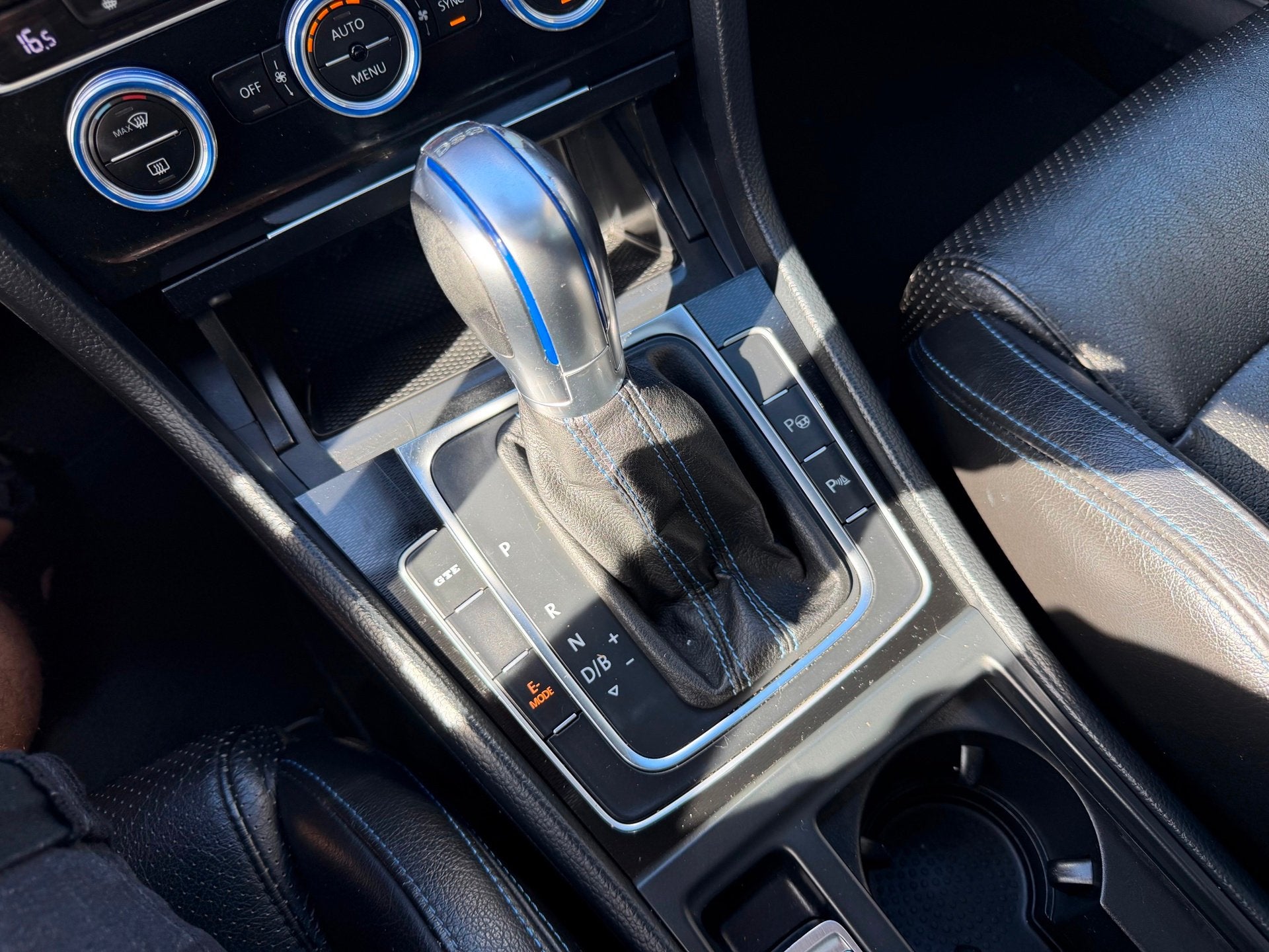 Volkswagen Golf 1.4 TSI GTE AUT|Navi|PANO|Leder|Trekhaak, 8 kWh, Gebruikt, 4 cilinders, 150 pk