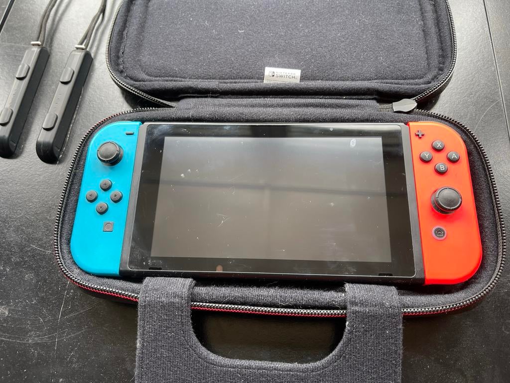 Nintendo Switch met accessoires en game, Spelcomputers en Games, Spelcomputers | Nintendo Switch, Zo goed als nieuw, Switch Original