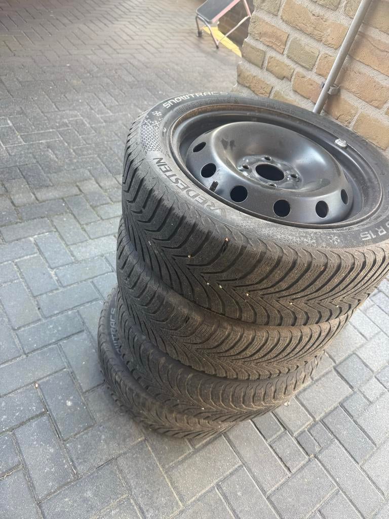 Winterbanden Renault Clio (2007) - Goede staat, Auto-onderdelen, Banden en Velgen, Gebruikt, 15 inch, Banden en Velgen, Personenwagen