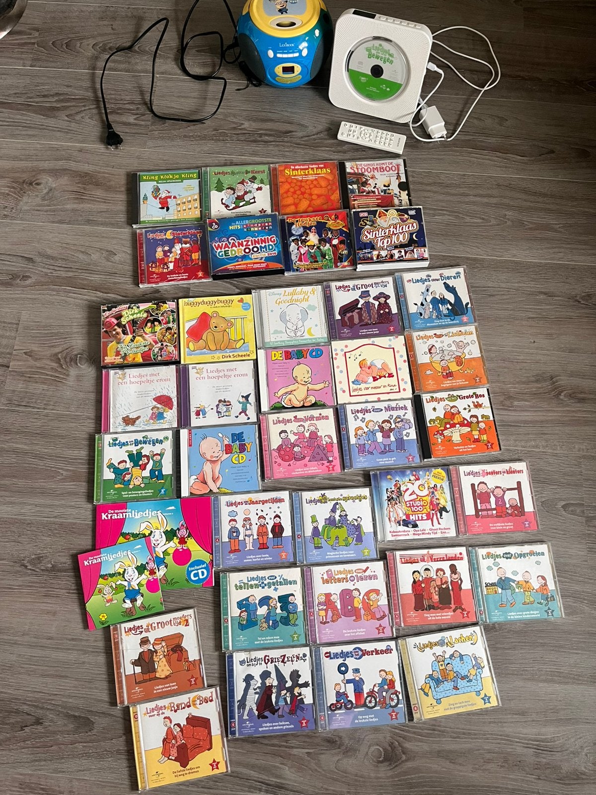 2 CD spelers met 37 kinder CD’s, minions speler, Ophalen of Verzenden, Zo goed als nieuw, Overige merken, Met radio