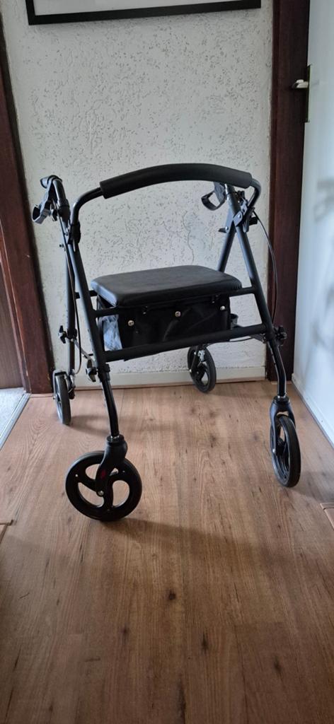 Rollator met opbergruimte., Diversen, Ophalen of Verzenden, Zo goed als nieuw