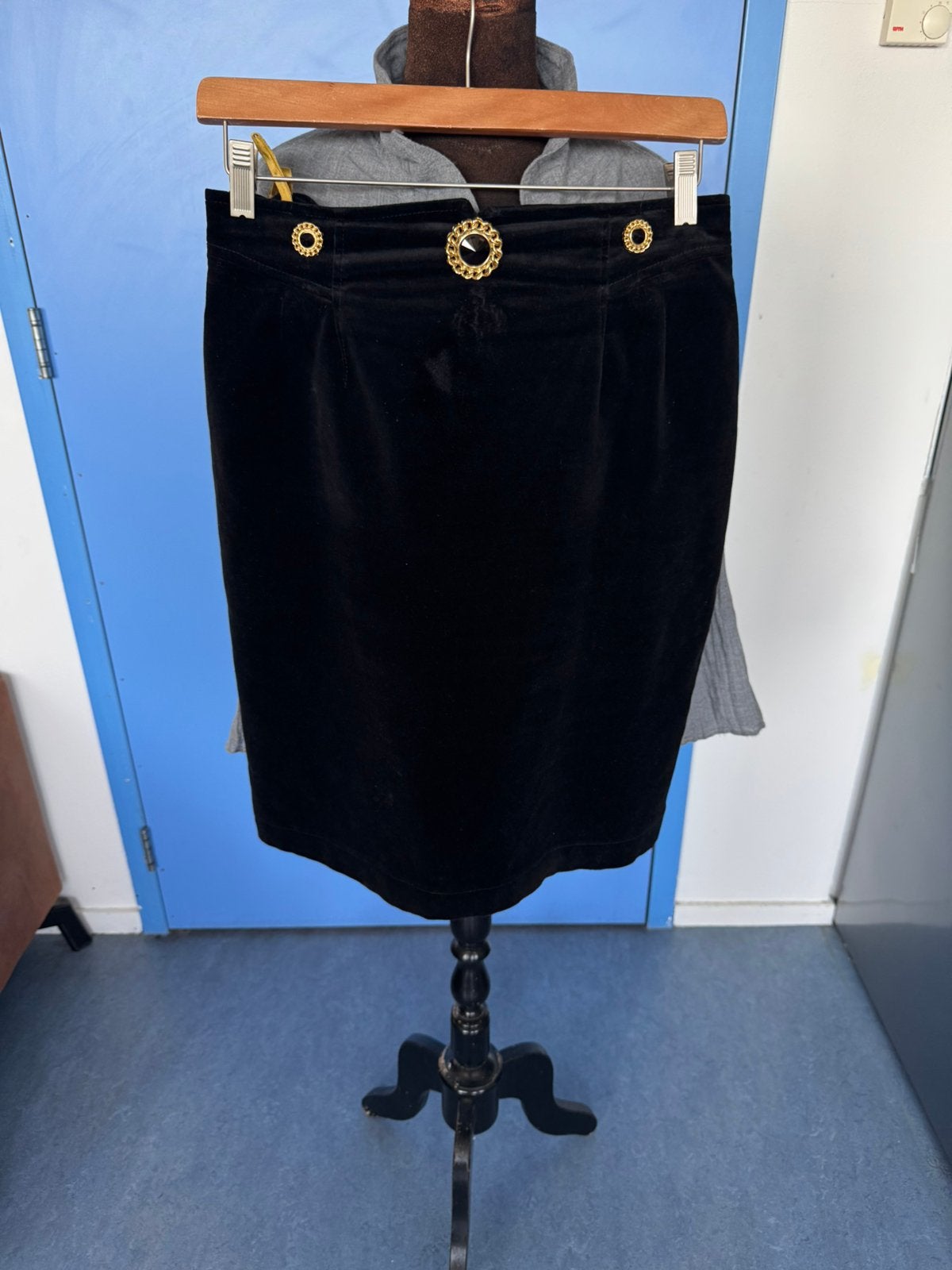 Vintage Michel Valerie velvet skirt , size m-l, Maat 38/40 (M), Verzenden, Zwart, Gedragen