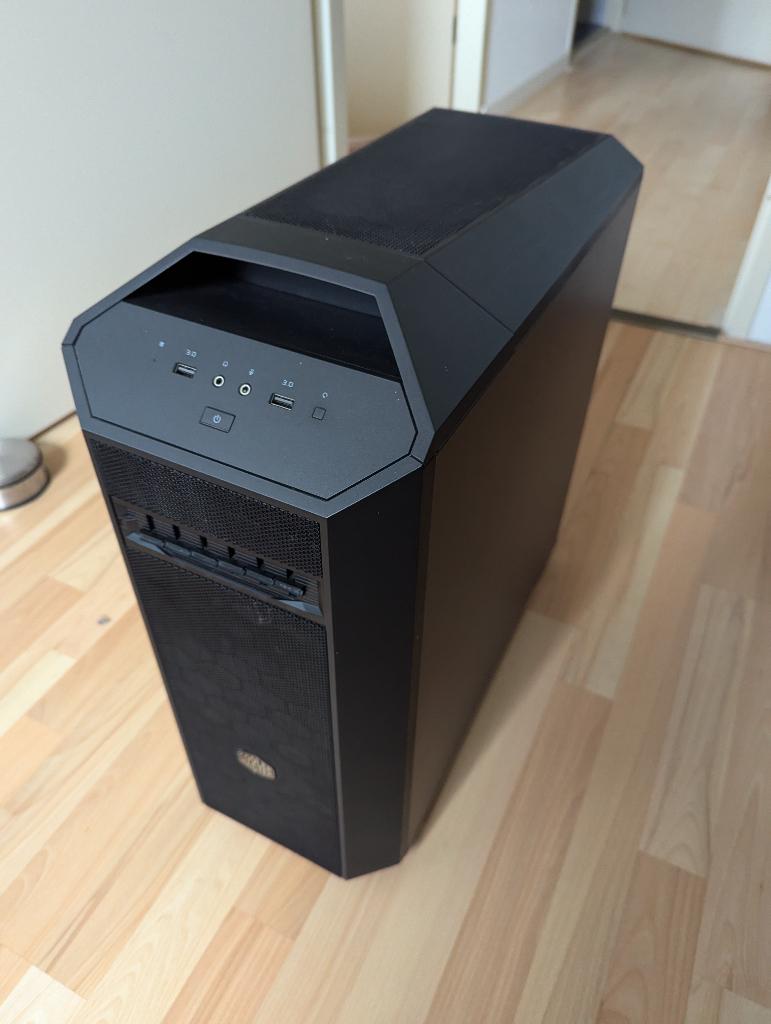 Pc/Computer te koop. Prijs: 400 Euro, Ophalen, Gebruikt, Gaming, SSD