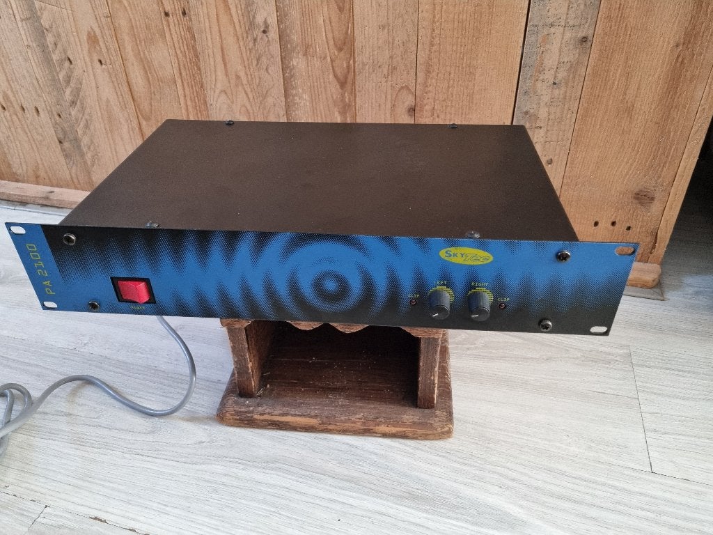 Skytec PA 2100 eindversterker (nieuw), Audio, Tv en Foto, Versterkers en Receivers, Overige merken, Nieuw, Ophalen of Verzenden